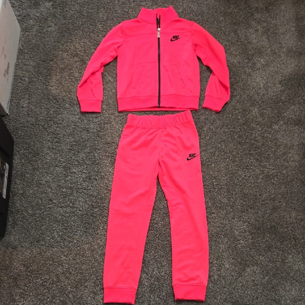 Nike Neon Pink Athletic Set